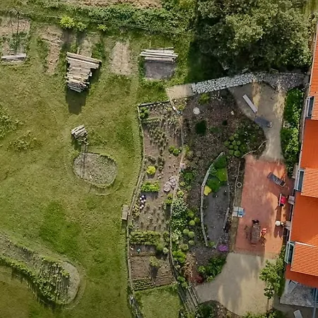 Oasis With Permaculture Garden And Yoga Space *