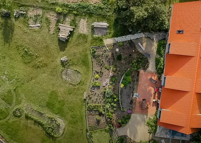 Oasis With Permaculture Garden And Yoga Space *